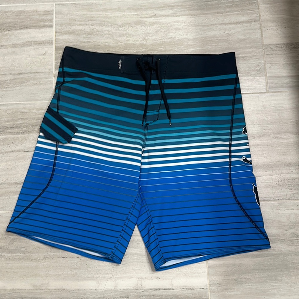 Salt Life Boardshorts size 36 amazing condition